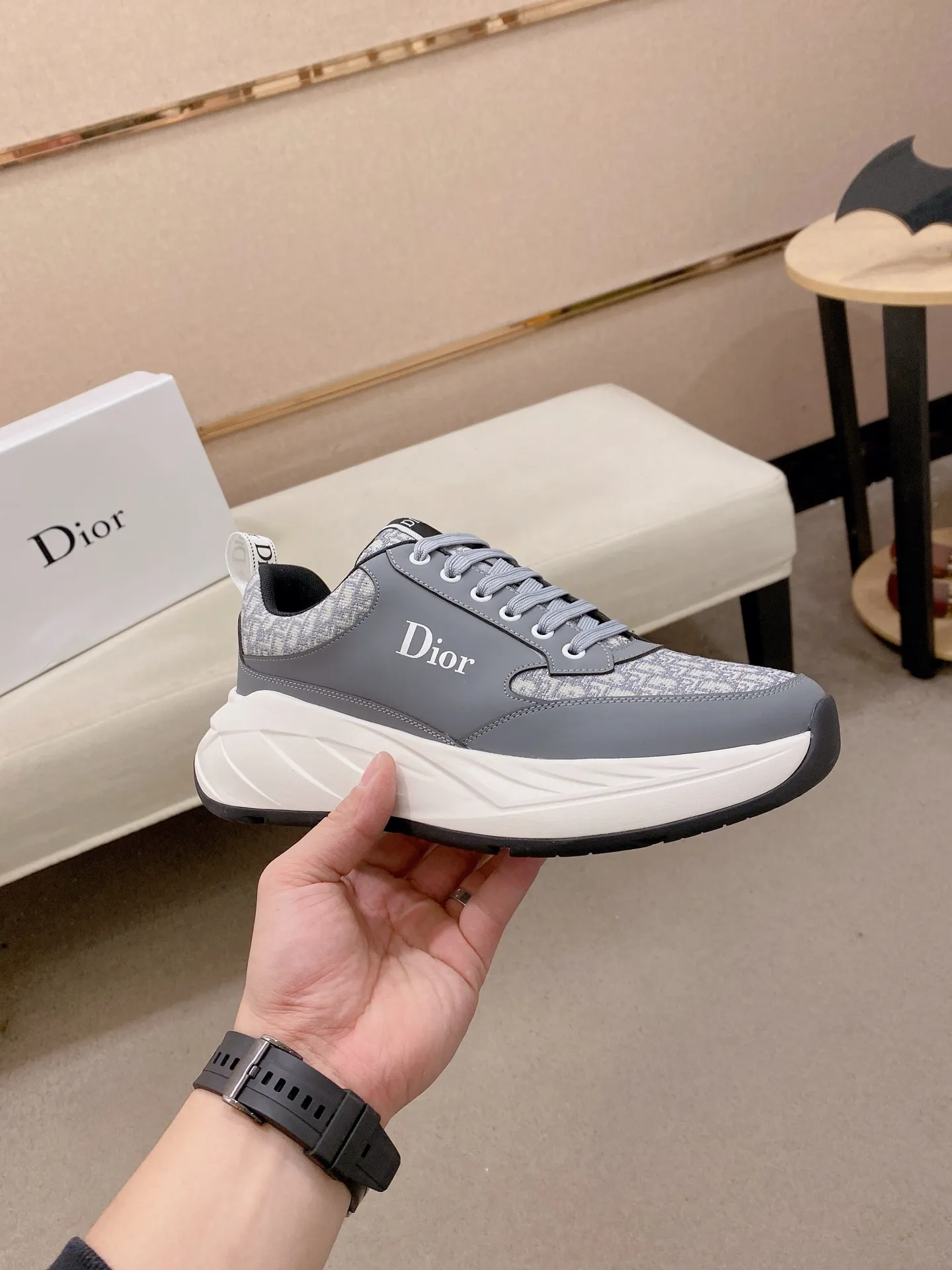 Factory price: 442💰[Dior·Dior] New casual sports style men's shoes, new spring and summer design, perfect workmanship, lace-up lazy style to create wardrobe quality, upper: imported first-layer cowhide, sheepskin lining is soft and comfortable, ultra-light TPU wear-resistant outsole, simple, versatile fashion men's shoes, excellent color code number 38--44. Can be customized for 45 non-refundable!